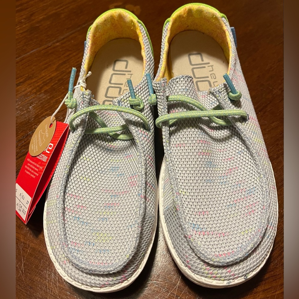 BNWT WOMEN’S HEY DUDE WENDY SOX SHOES